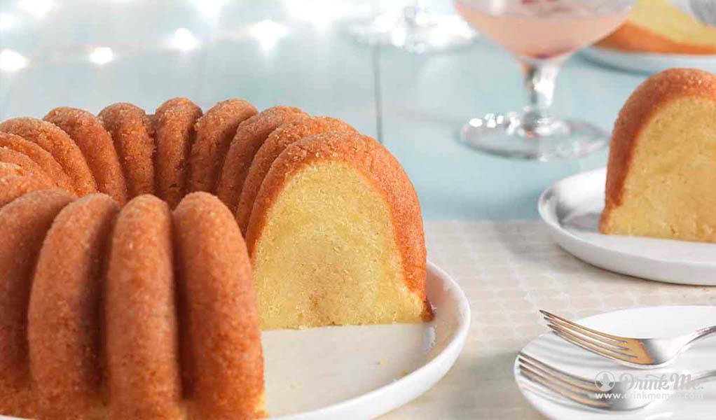 booze-filled-cakes-drinkmemag-com-drink-me